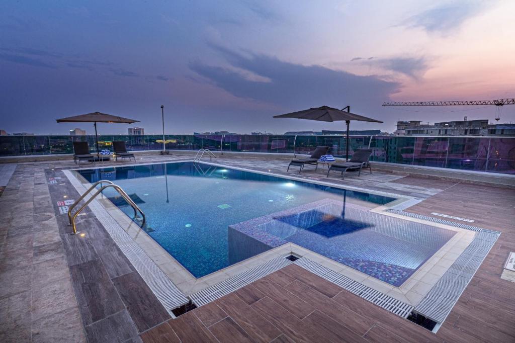 Experience Luxury at Green Park Hotel