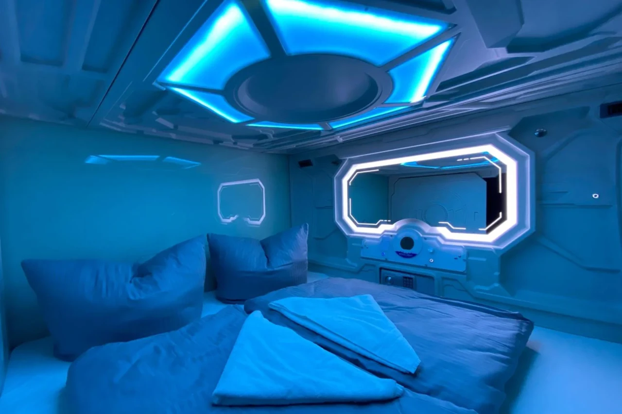Space Night Capsule Hostel
